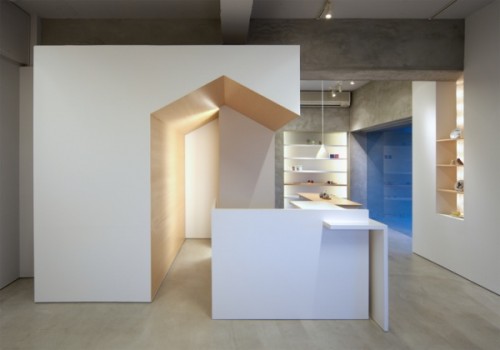 Chico Dog Shop Japan by Atelier Kuu