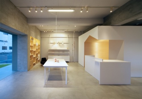 Chico Dog Shop Japan by Atelier Kuu