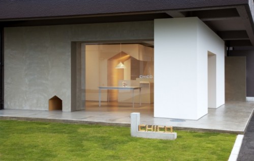 Chico Dog Shop Japan by Atelier Kuu