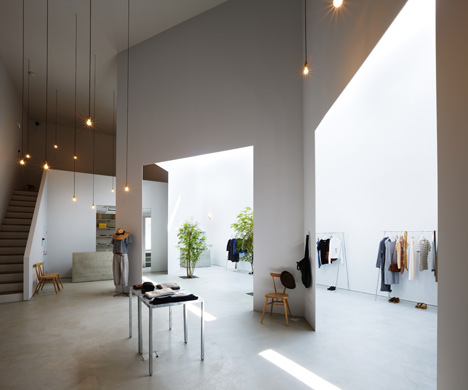 52 Clothes Store Japan by Suppose Design Office