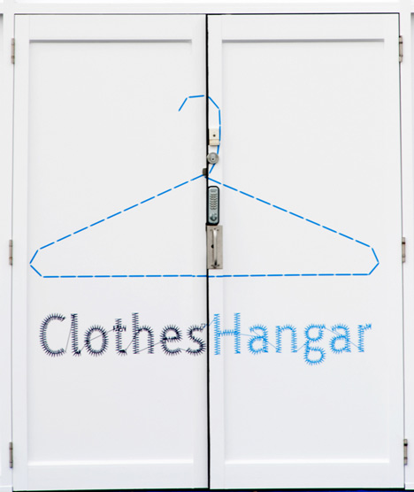 Air New Zealand Clothes Hangar Store by Gascoigne Associates
